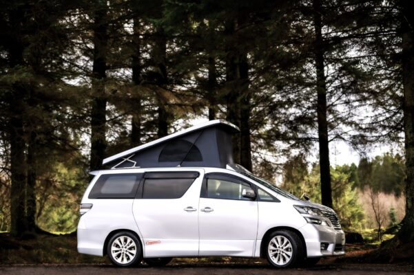 Toyota Alphard Connect II Camper white Offside